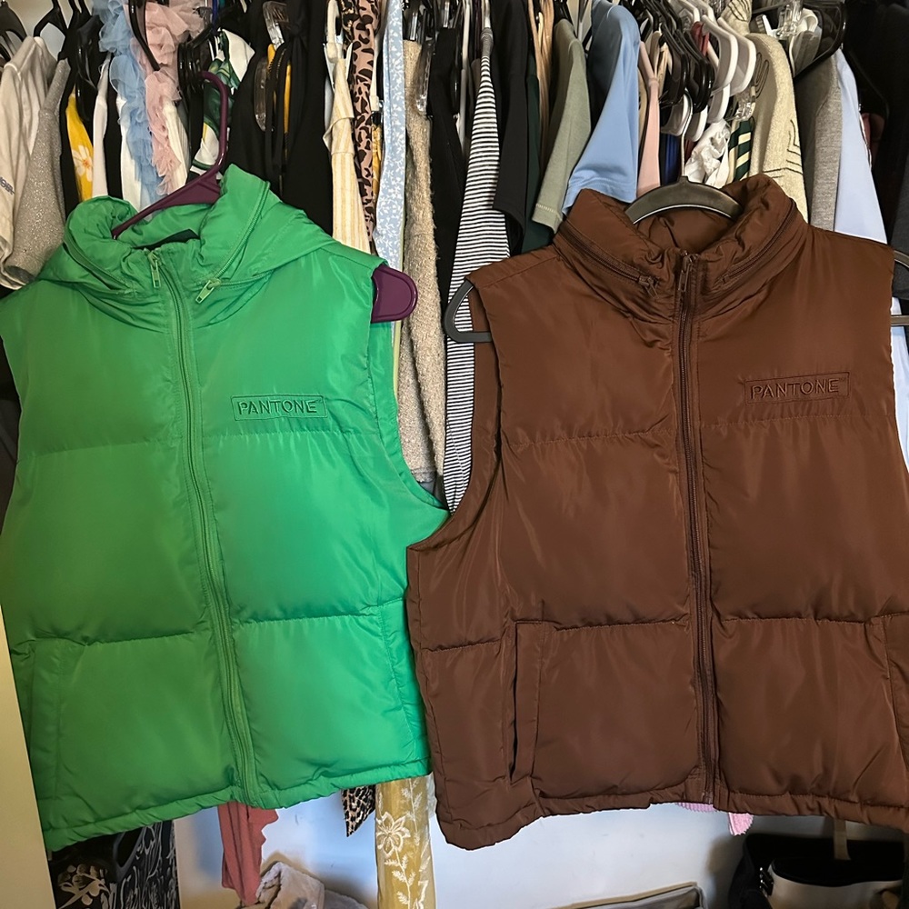 Forever 21 PANTONE vest bundle